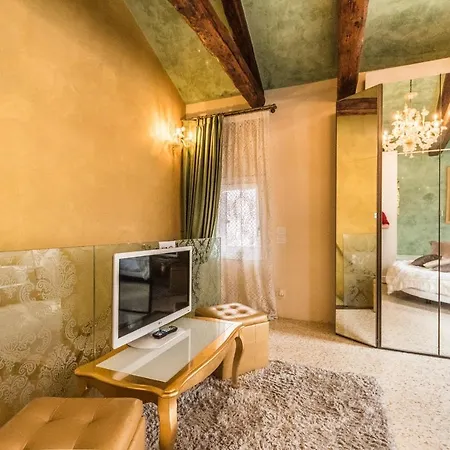 San Marco Terrace Apartment *